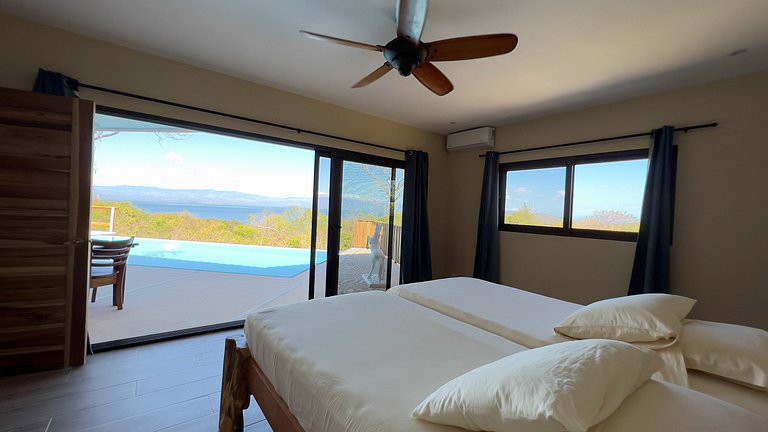 Villa Caballito de Mar con piscina infinita
