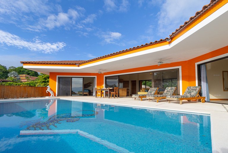 Villa Caballito de Mar con piscina infinita
