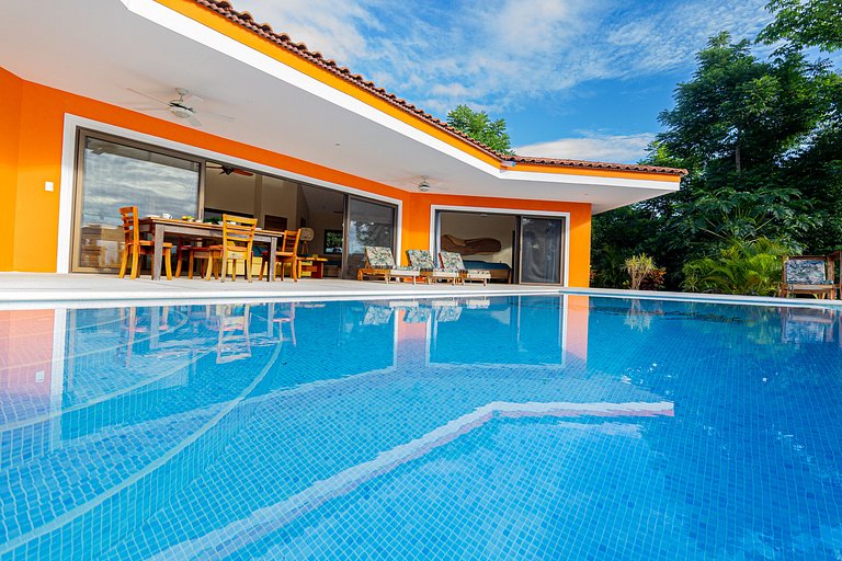 Villa Caballito de Mar con piscina infinita