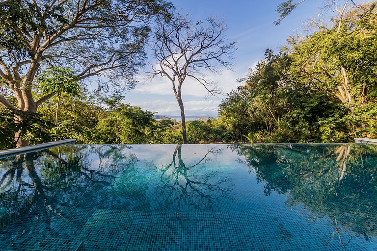 2BR Villa · Private Pool & BBQ · Close to Beach