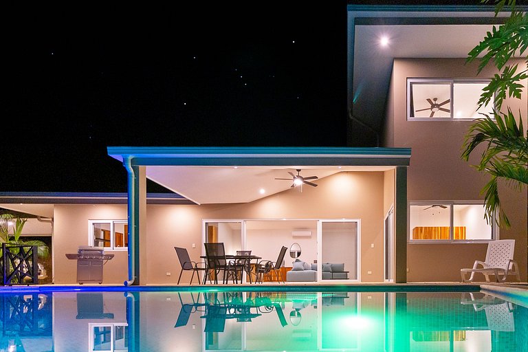 Villa 2BR · Piscina Privada y BBQ · Cerca de Playa