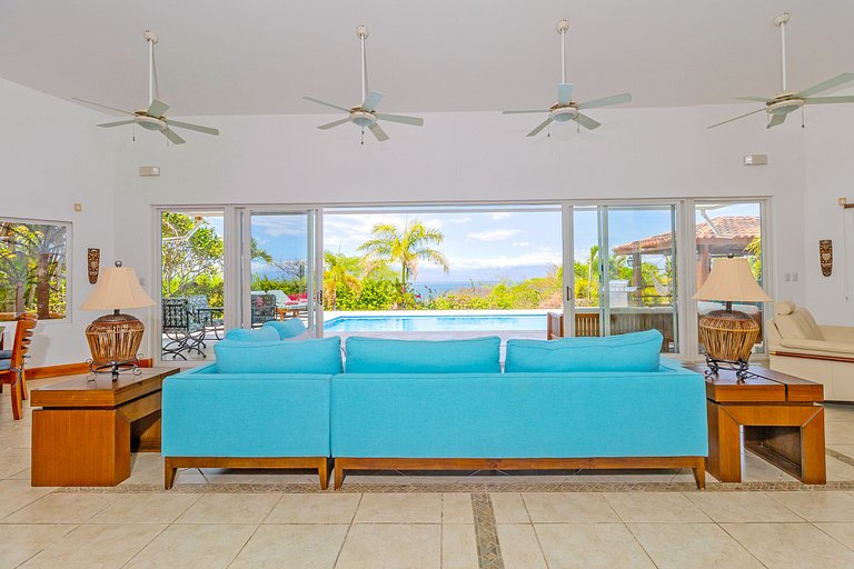 Villa La Perla con vistas al mar