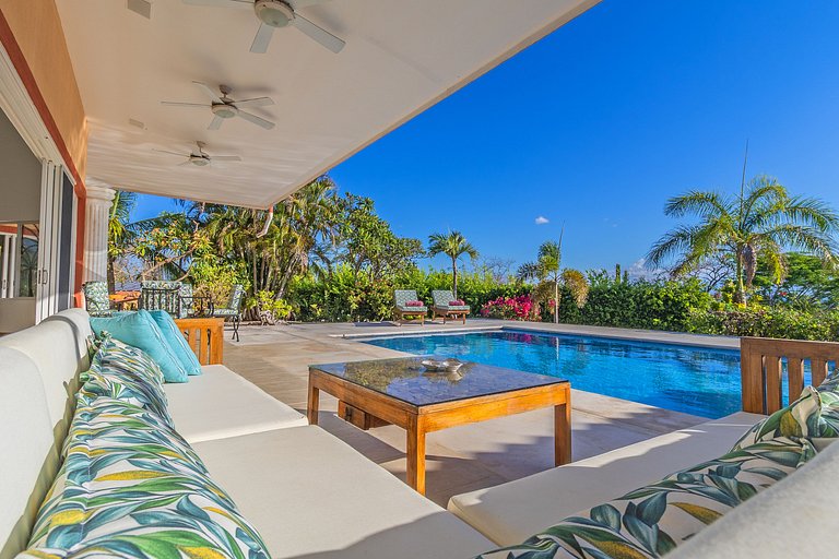Villa La Perla con vistas al mar