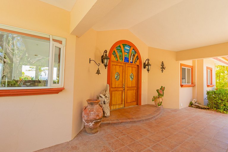 Villa La Perla con vistas al mar